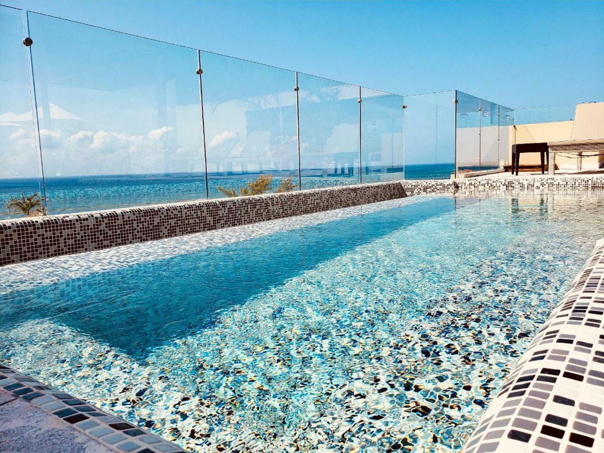 Singular Joy Downtown Residences 3*