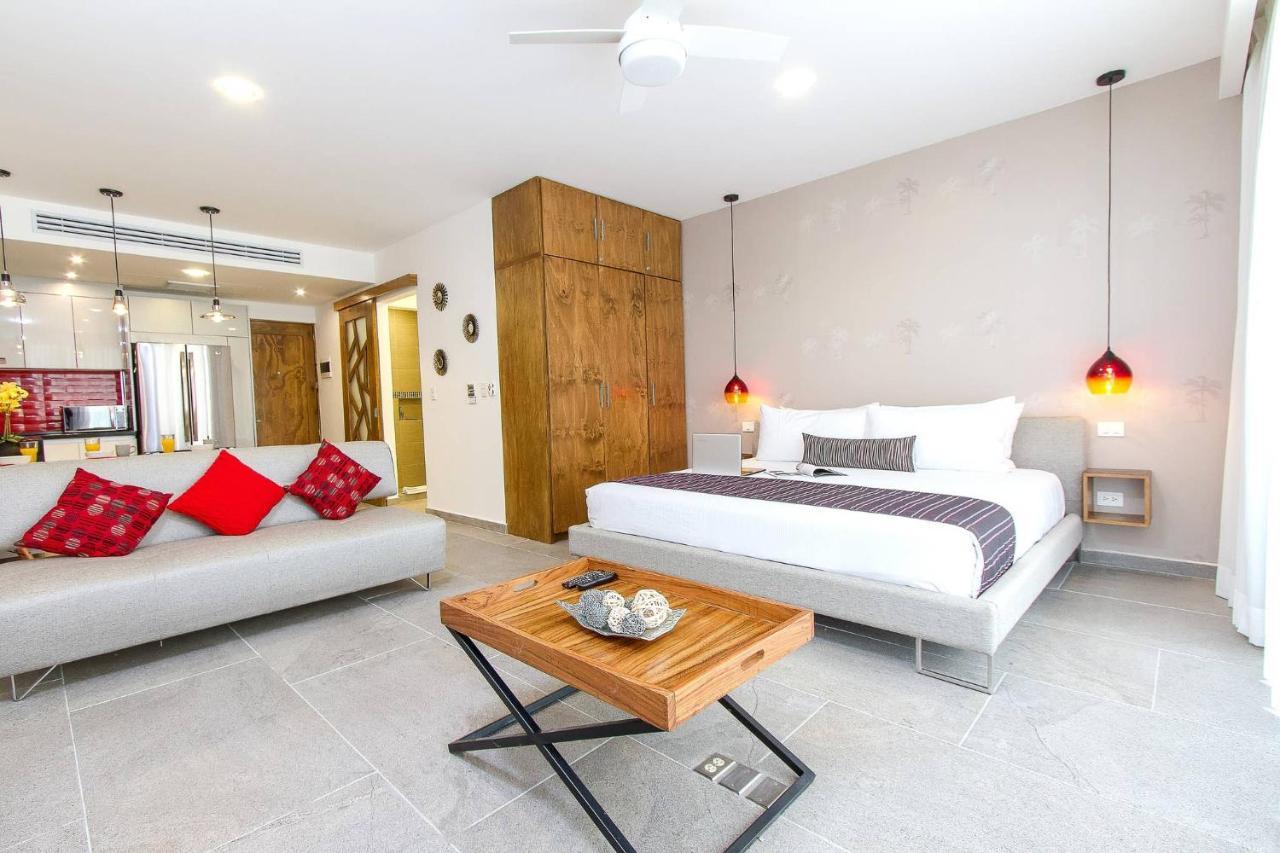 Charming, Huge & Bright On The New 5th Avenue, 3 Blocks From The Beach!