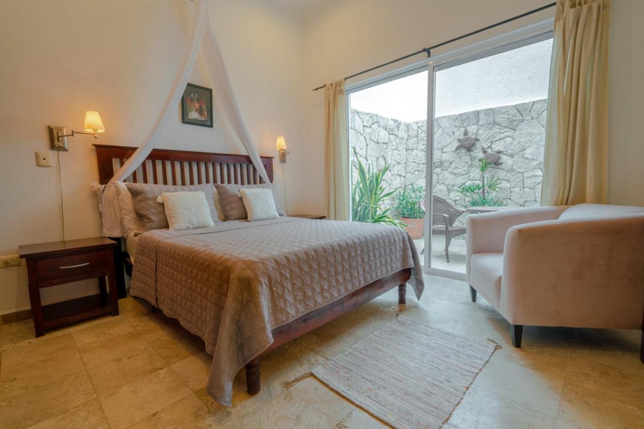 2 Bedroom Only Steps To The - At Magic Paradise Condos, Mamitas Holiday home
