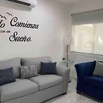 Bright Luxury Apartment With Swimming Pool