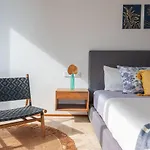 Cozy Apartment In Downtown Area.