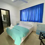 Esquina De La Felicidad De Playacar