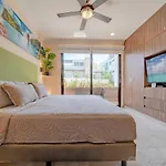 Studio Caribbean Dreams - Stylish & Only 2 Blocks To The Beach - At Bahay Condos