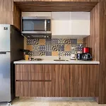 Studio Caribbean Dreams - Stylish & Only 2 Blocks To The Beach - At Bahay Condos