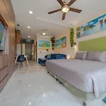Studio Caribbean Dreams - Stylish & Only 2 Blocks To The Beach - At Bahay Condos