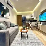 Modern Loft With Rooftop Pool & Gym By Solmar Rentals