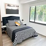 Bali Life Style Villa, Beautiful 3Brs 2.5 Bath Beach House.