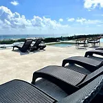 Luxury Holiday Apartment Steps From The Beach By Solmar Rentals