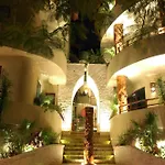 Maya Villa Condo Hotel And Beachclub