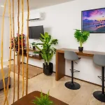Studio Walk Distance To Wallmart And 5Ta Avenue