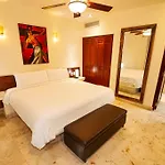Maya Villa Condo Hotel And Beachclub
