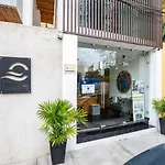1 Bedroom Apt W Rooftop Pool Walk To Beach 5Th Ave