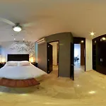 Condo Deva By 770