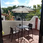 B&B Tiburon