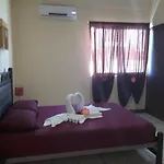 Alme Hostel