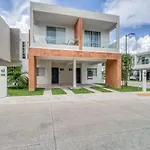 Selvanova Coto 4B, Villa Flamingos 437F
