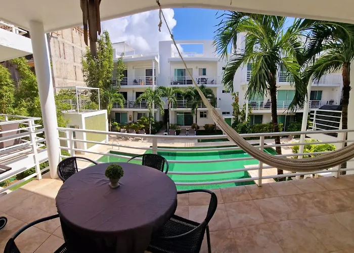 Poolside tranquil apartment in Playa del Carmen
