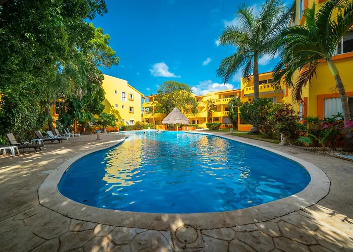 2 Bedroom Condo For 8 Guests - Only 5 Min Walk To Beach - At Playacar, Chac Ha Condos