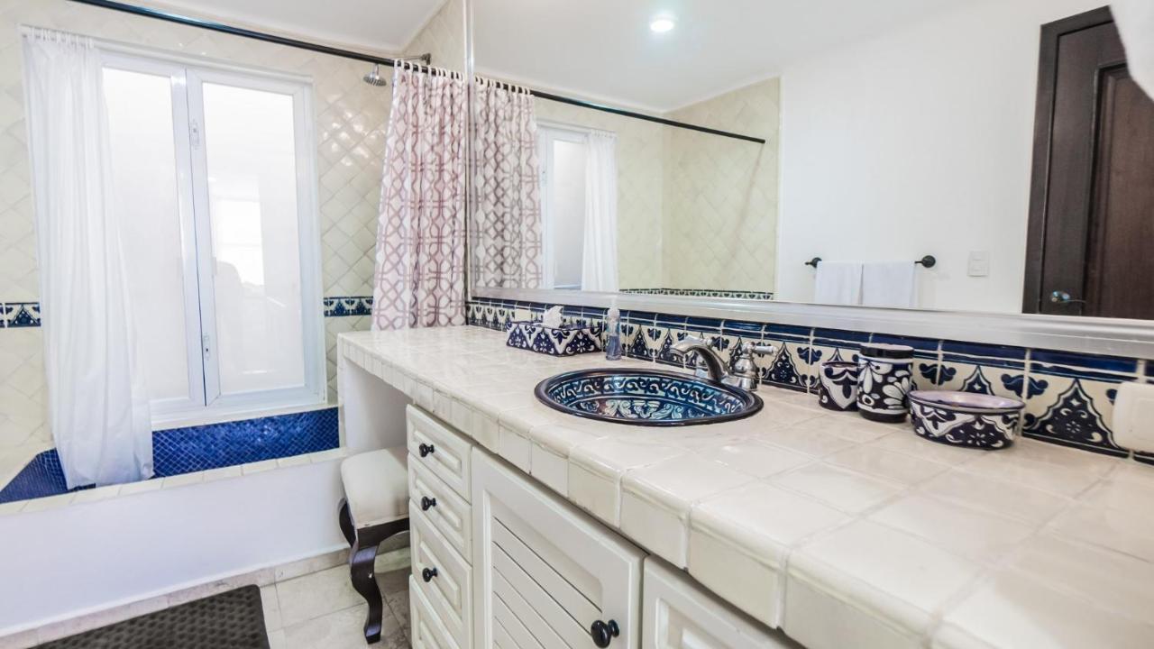Royal Palms 5