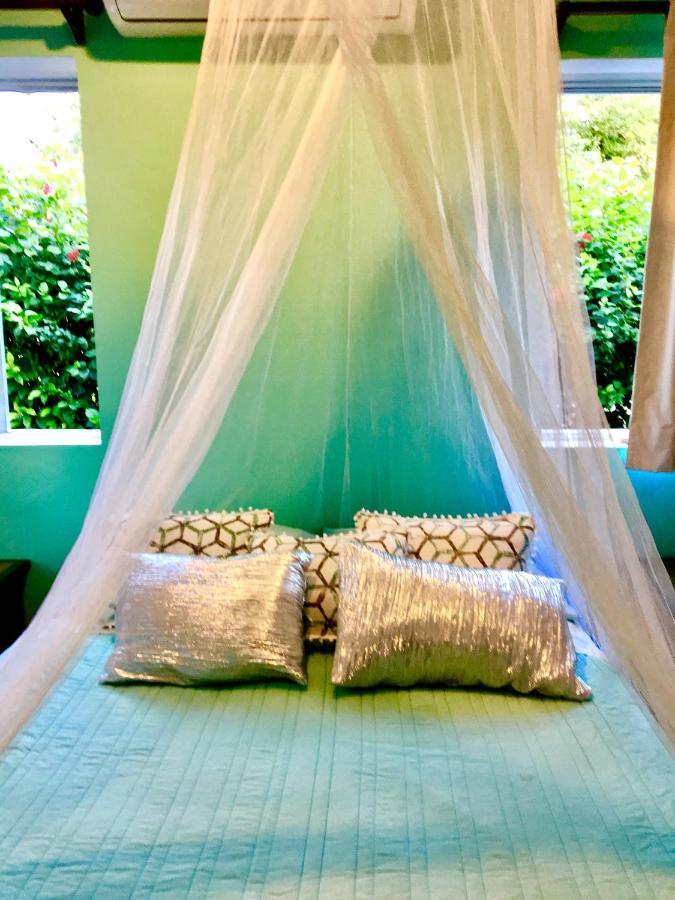 Esquina De La Felicidad De Playacar Bed & Breakfast *