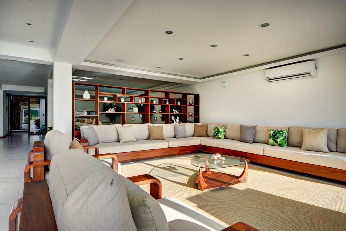 Villa Poblado De Apoyo Diamont Sleeps 22 With Pool And Air Con Playa del Carmen