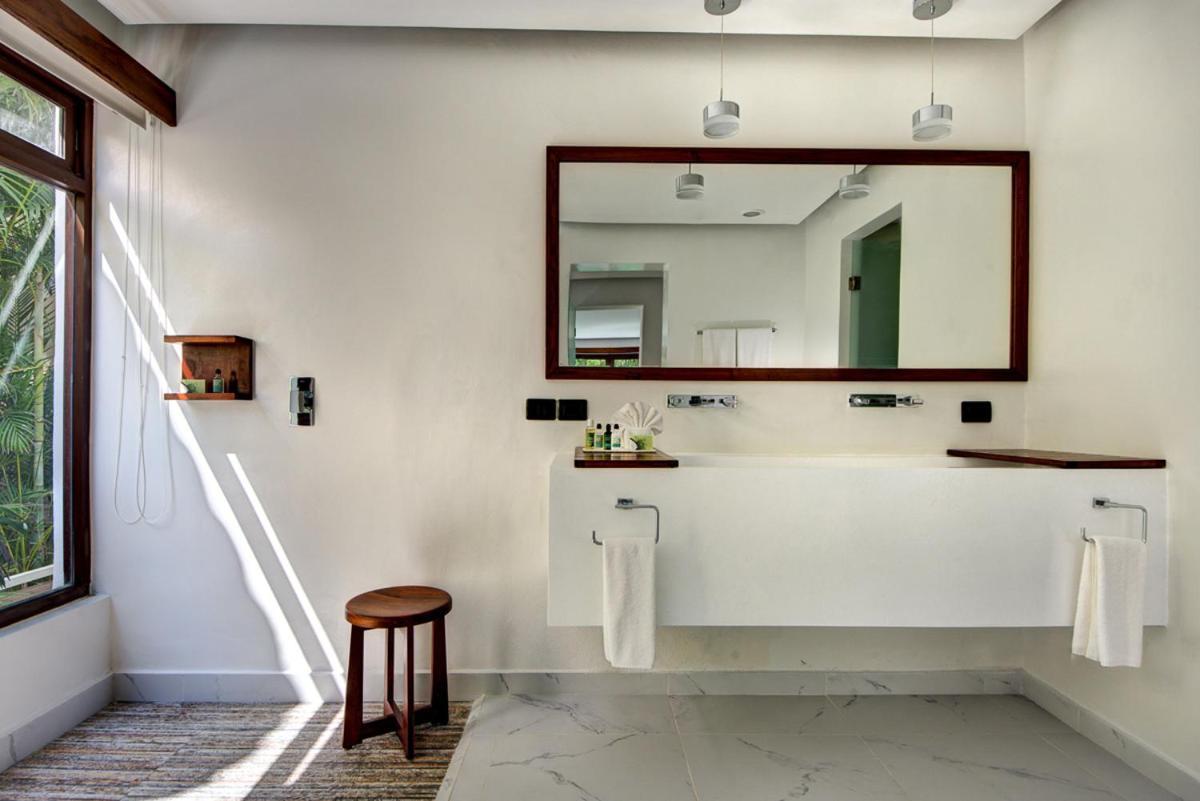 Villa Poblado De Apoyo Diamont Sleeps 22 With Pool And Air Con