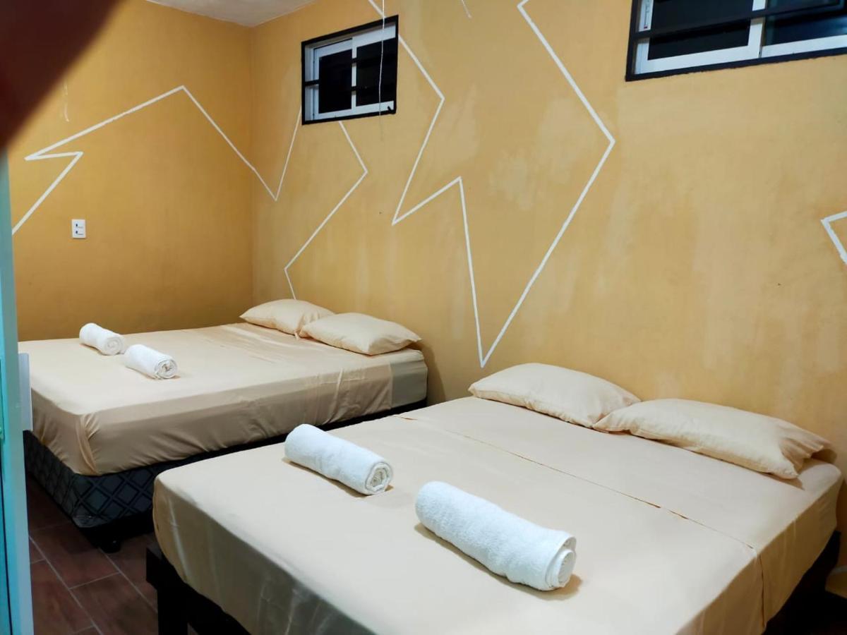 Casa Mexicana Amplia Con Seguridad, Alberca Y Parking Ferienhaus