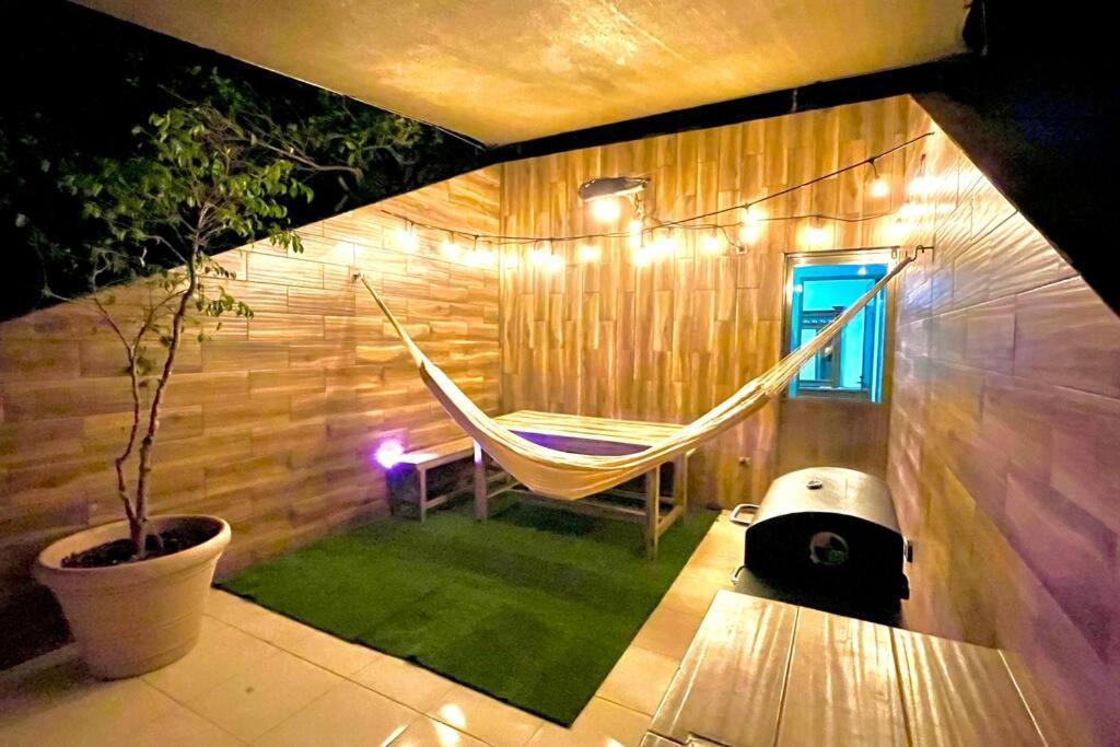 Cenote Penthouse Terraza & Jacuzzi Panoramicos, Muy Amplio, 2 Pisos Tu Uso Personal Y Exclusivo, 3 Recamaras, Excelente Ubicacion, La Playa Y La Quinta Av Caminando A 10 Minutos, Cerca De Restaurantes, Bares, Bancos, Nomadas Digitales 150 Mbps *