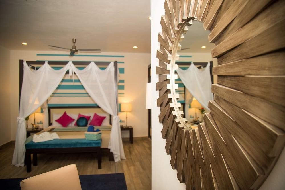 Mariposa Boutique - 5th Avenue Playa del Carmen