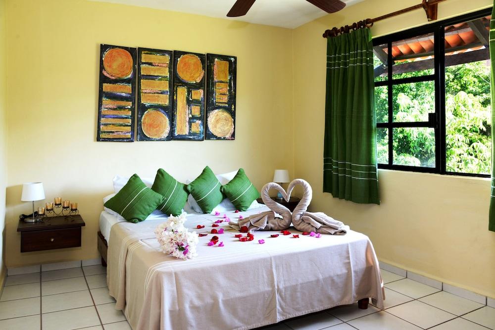 Mariposa Boutique - 5th Avenue 4*