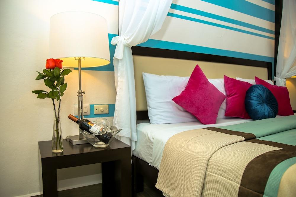 Mariposa Boutique - 5th Avenue Playa del Carmen