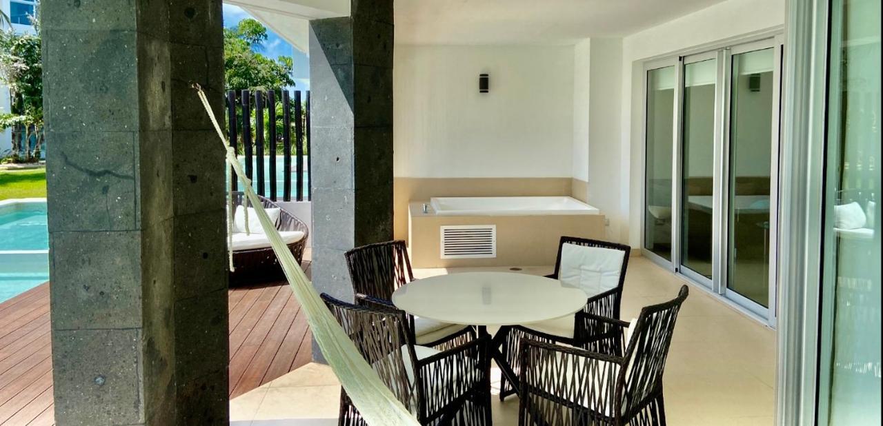 Impecable Y Lujoso Departamento Frente Al Mar En Mareazul Del Club De Golf Corasol Playa del Carmen