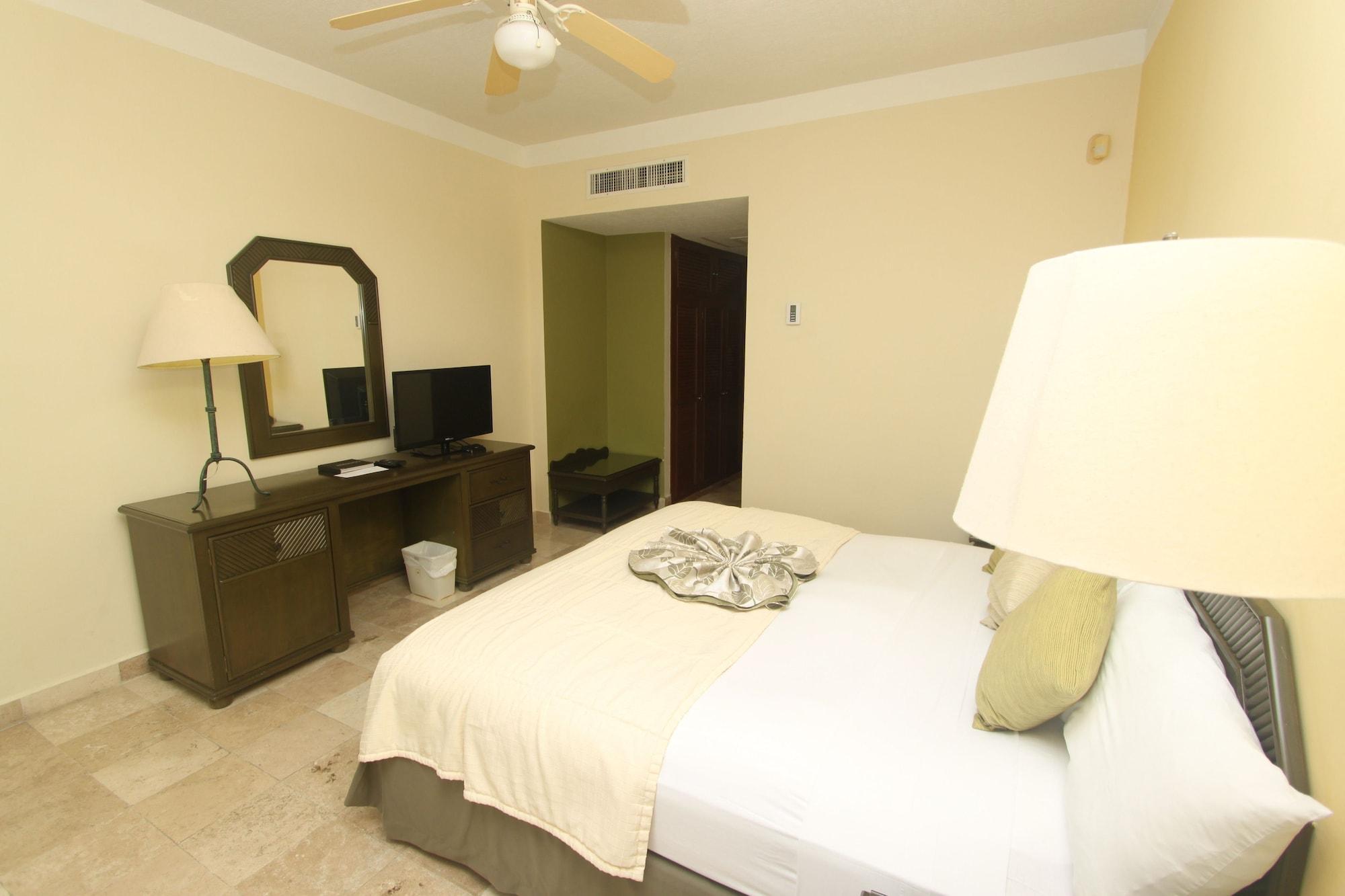Itzaes Hotel 3*