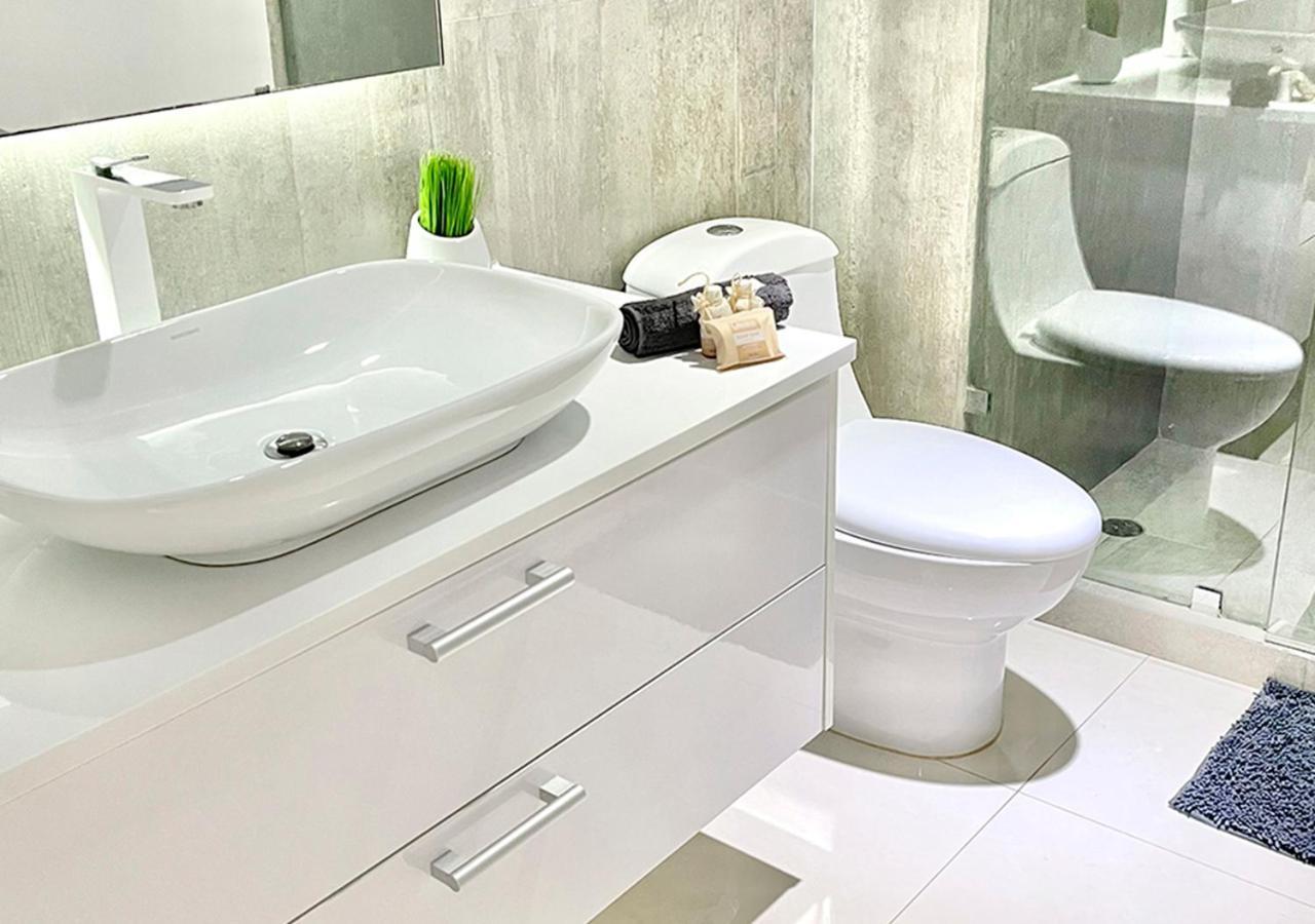 Stylish And Fancy Next To 5th Av Roof Pool Dk *