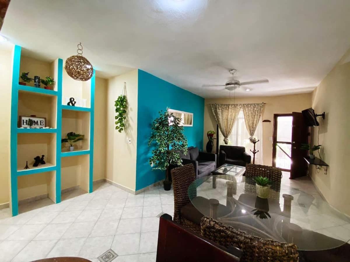 W/ Prime Location Mexican Colonial Style Appartement