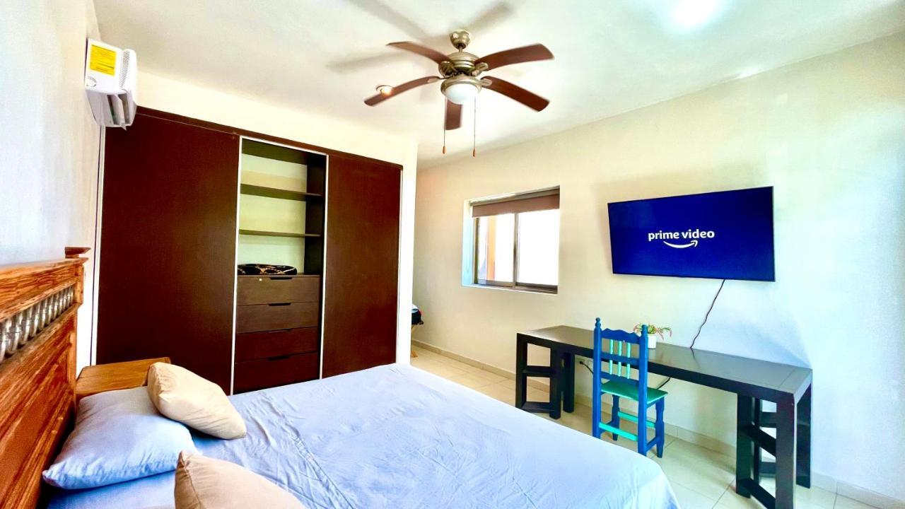 Cenote Penthouse Terraza & Jacuzzi Panoramicos, Muy Amplio, 2 Pisos Tu Uso Personal Y Exclusivo, 3 Recamaras, Excelente Ubicacion, La Playa Y La Quinta Av Caminando A 10 Minutos, Cerca De Restaurantes, Bares, Bancos, Nomadas Digitales 150 Mbps *