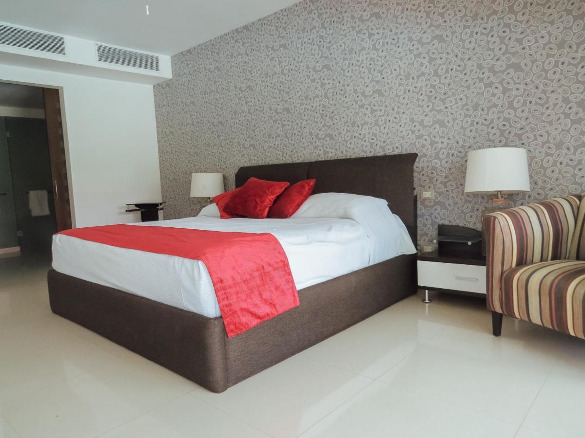 Impecable Y Lujoso Departamento Frente Al Mar En Mareazul Del Club De Golf Corasol *