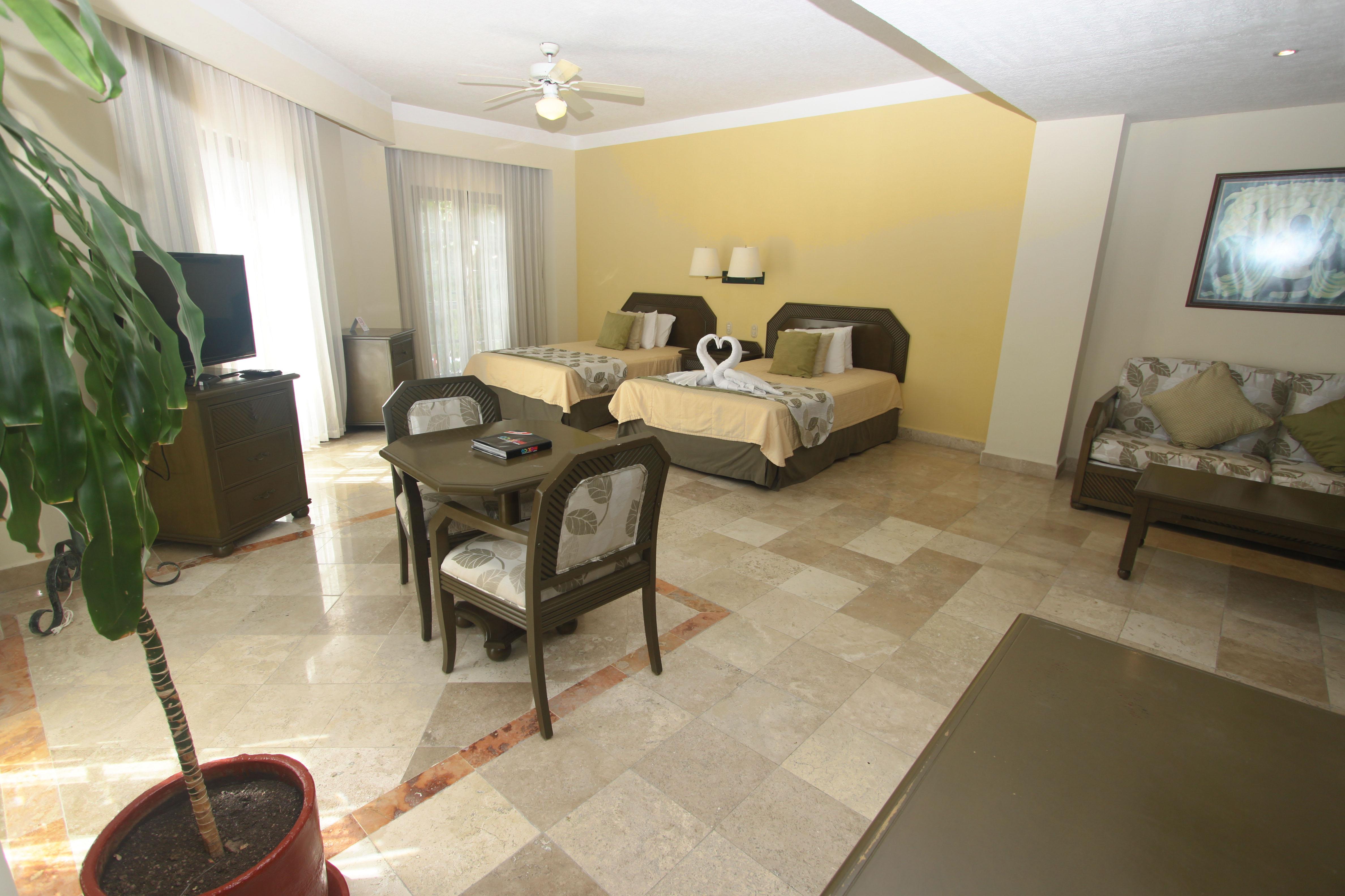 Itzaes Hotel