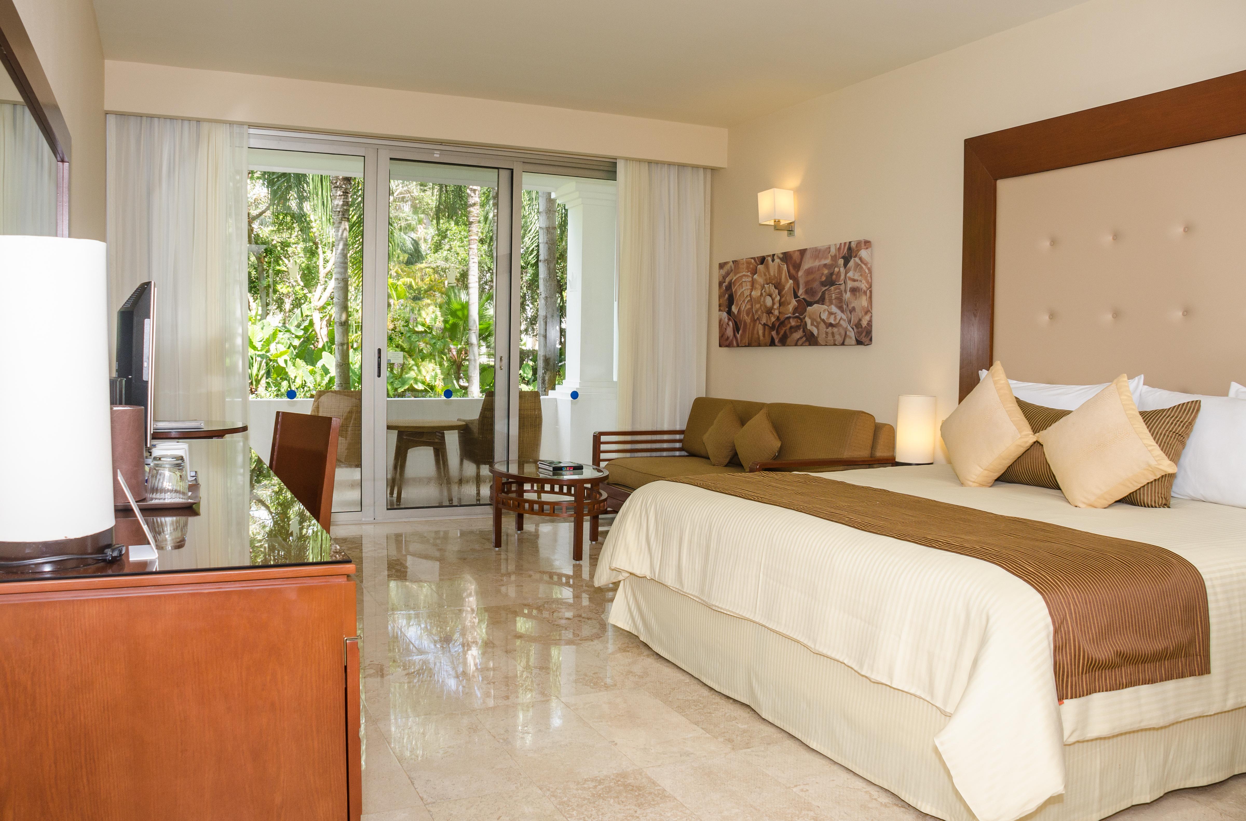 Grand Riviera Princess