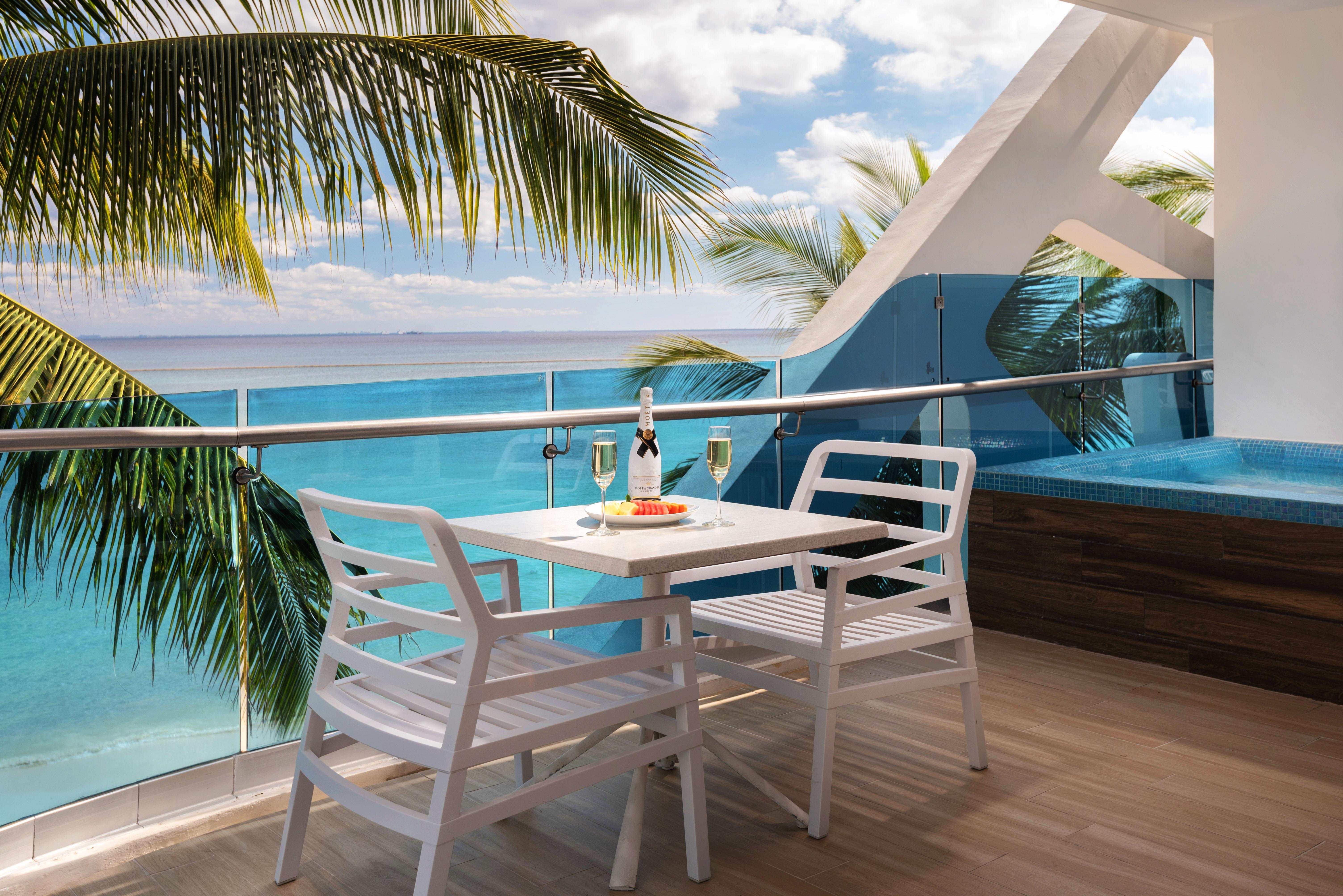 We Uniq Hotel El Carmen Adults Only Playa del Carmen