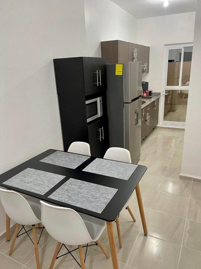 Condominio En Apartamento *