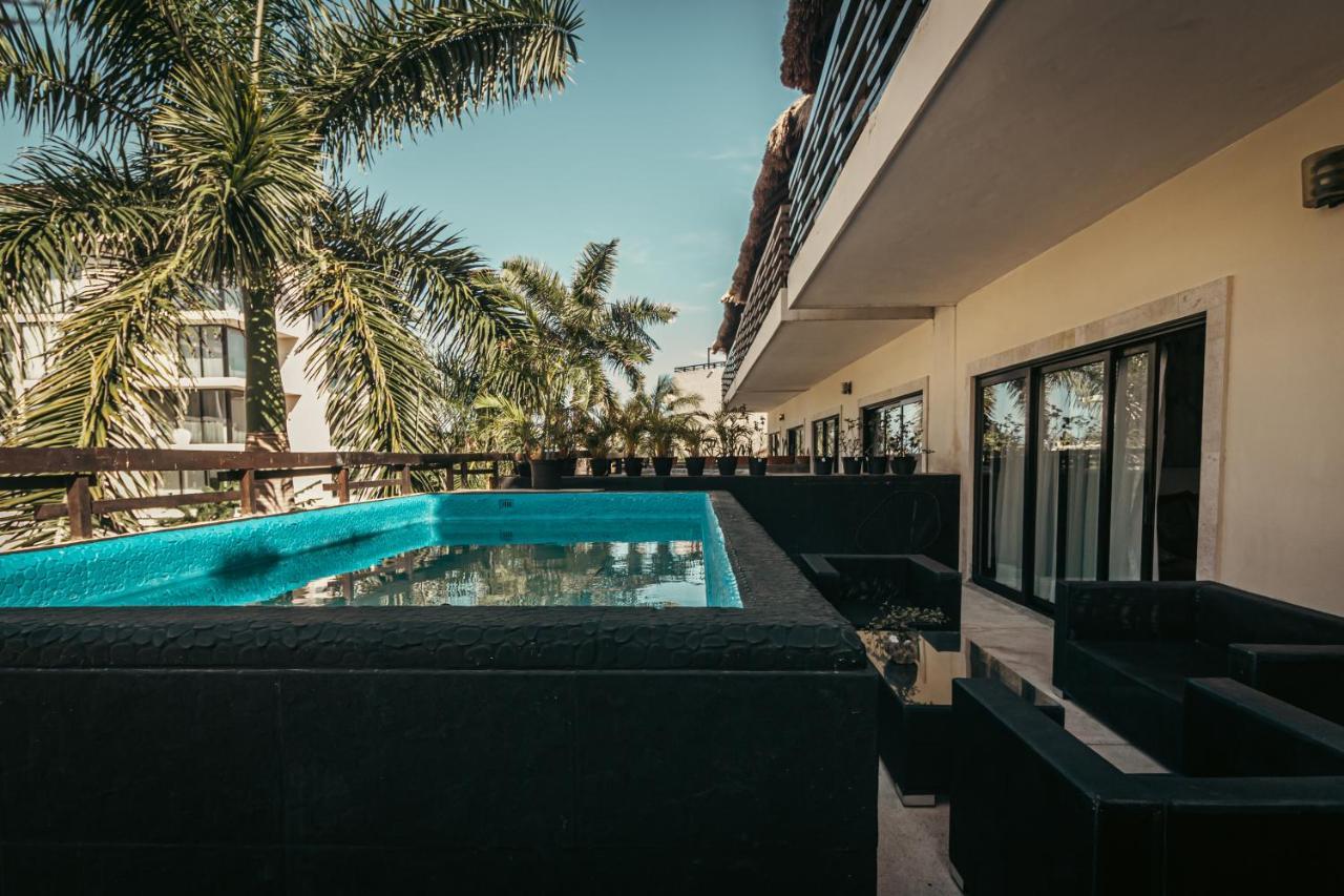 Aldea Thai Beachfront *