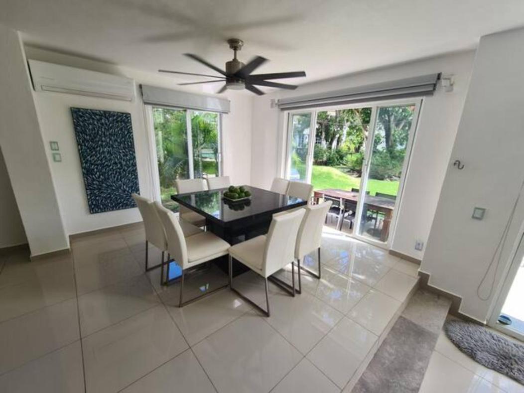 Playacar House 10 Pax! The Location In Playa! By Bookhap Playa del Carmen