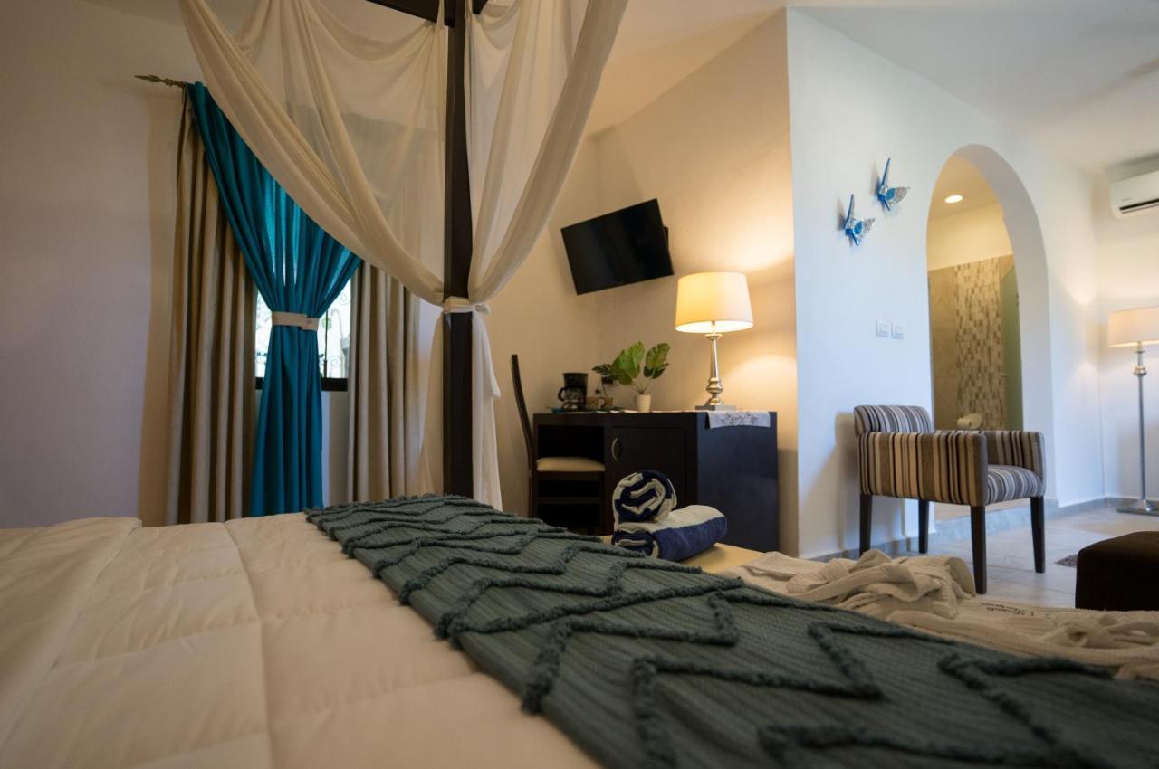 Mariposa Boutique - 5th Avenue Hotel