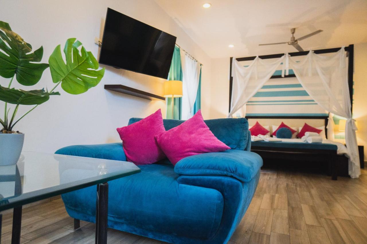 Mariposa Boutique - 5th Avenue 4*