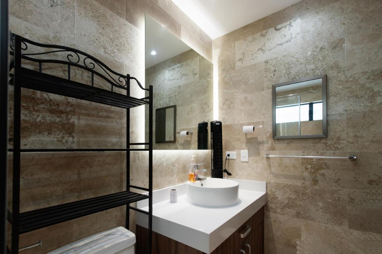 Caribbean Dreams - Stylish & Only 2 Blocks To The - At Bahay *