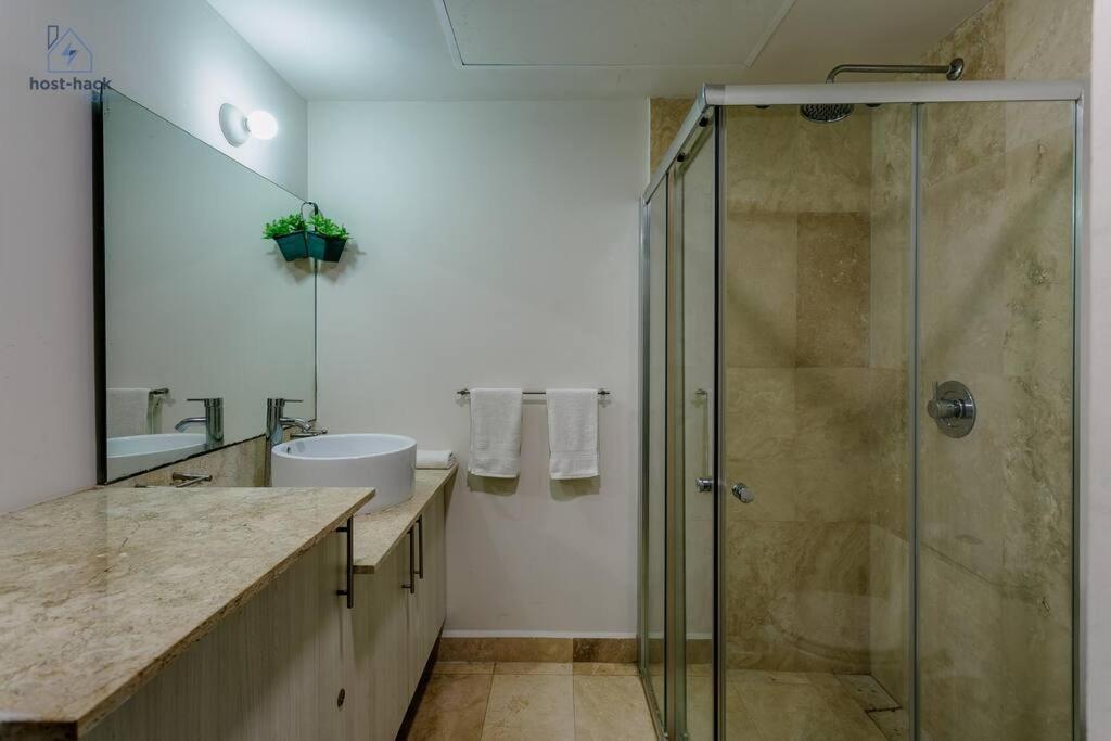Danzamar 4, 5 Blocks Away From Playa Pelicanos Apartment