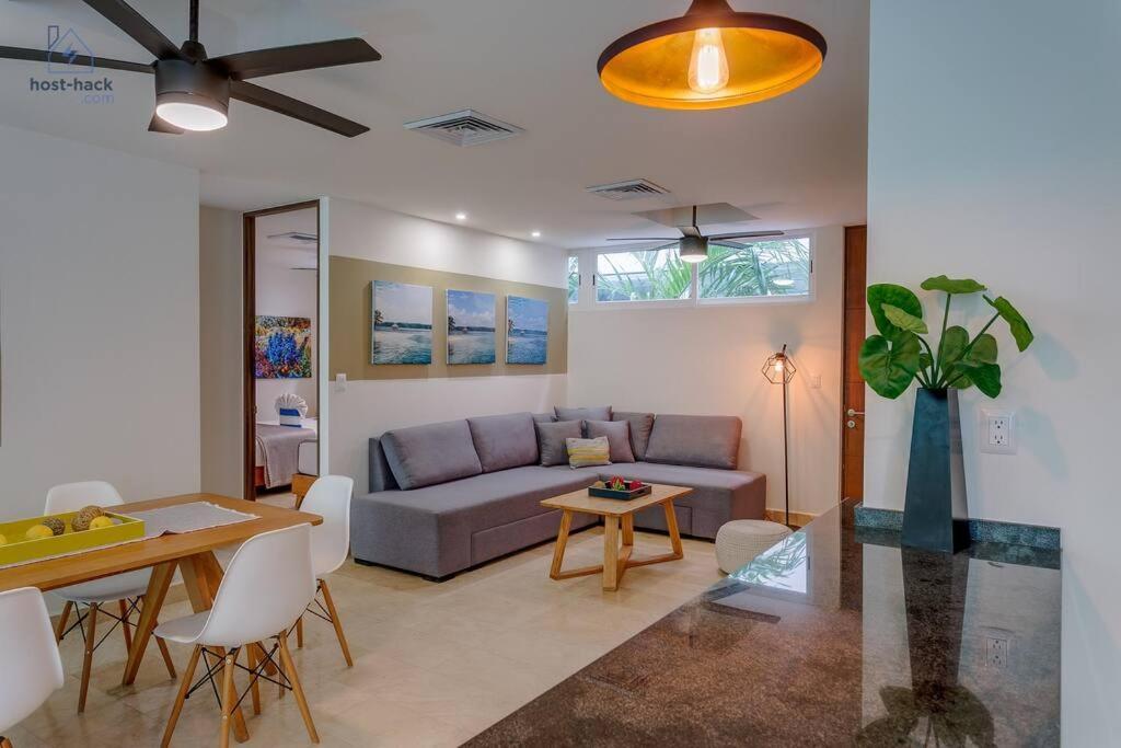 Danzamar 4, 5 Blocks Away From Playa Pelicanos * Playa del Carmen
