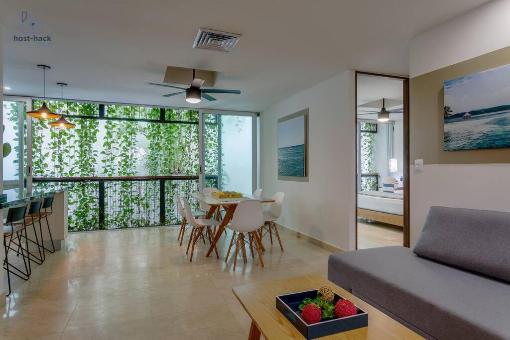 Danzamar 4, 5 Blocks Away From Playa Pelicanos * Playa del Carmen