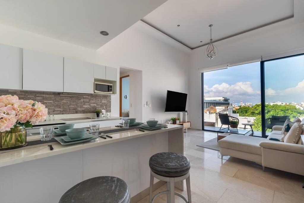 Luxury Penthouse And Private Rooftop Pool On 5ta Avenida *
